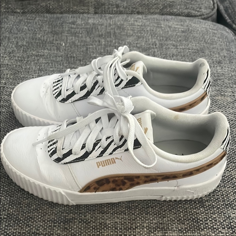 Puma White and Brown Sneakers Sleek Casual Design